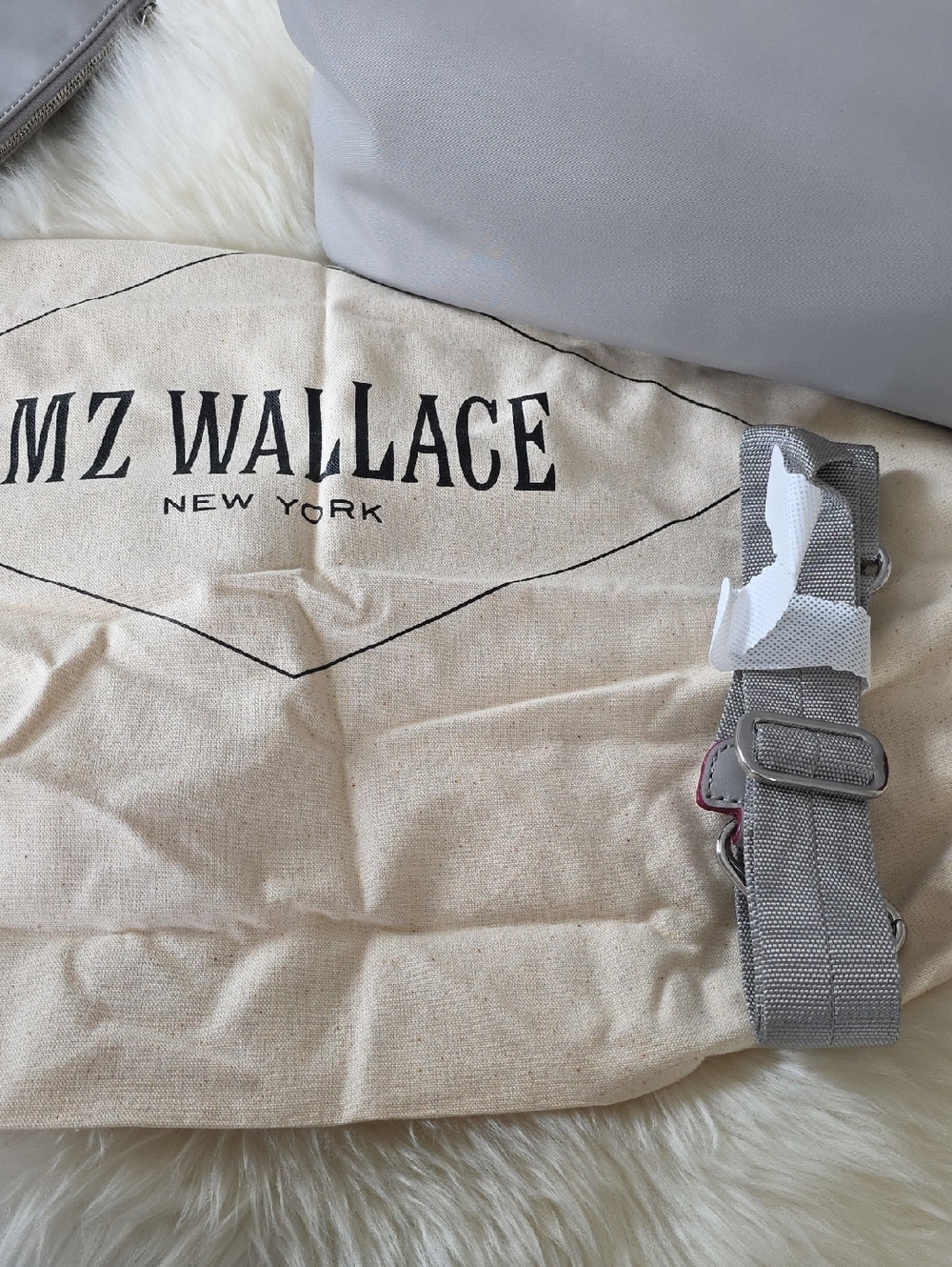 Gorgeous NWT MZ Wallace Small Chelsea Gray Zippered Tote 🩶🎁❤️ - Picture 5 of 16